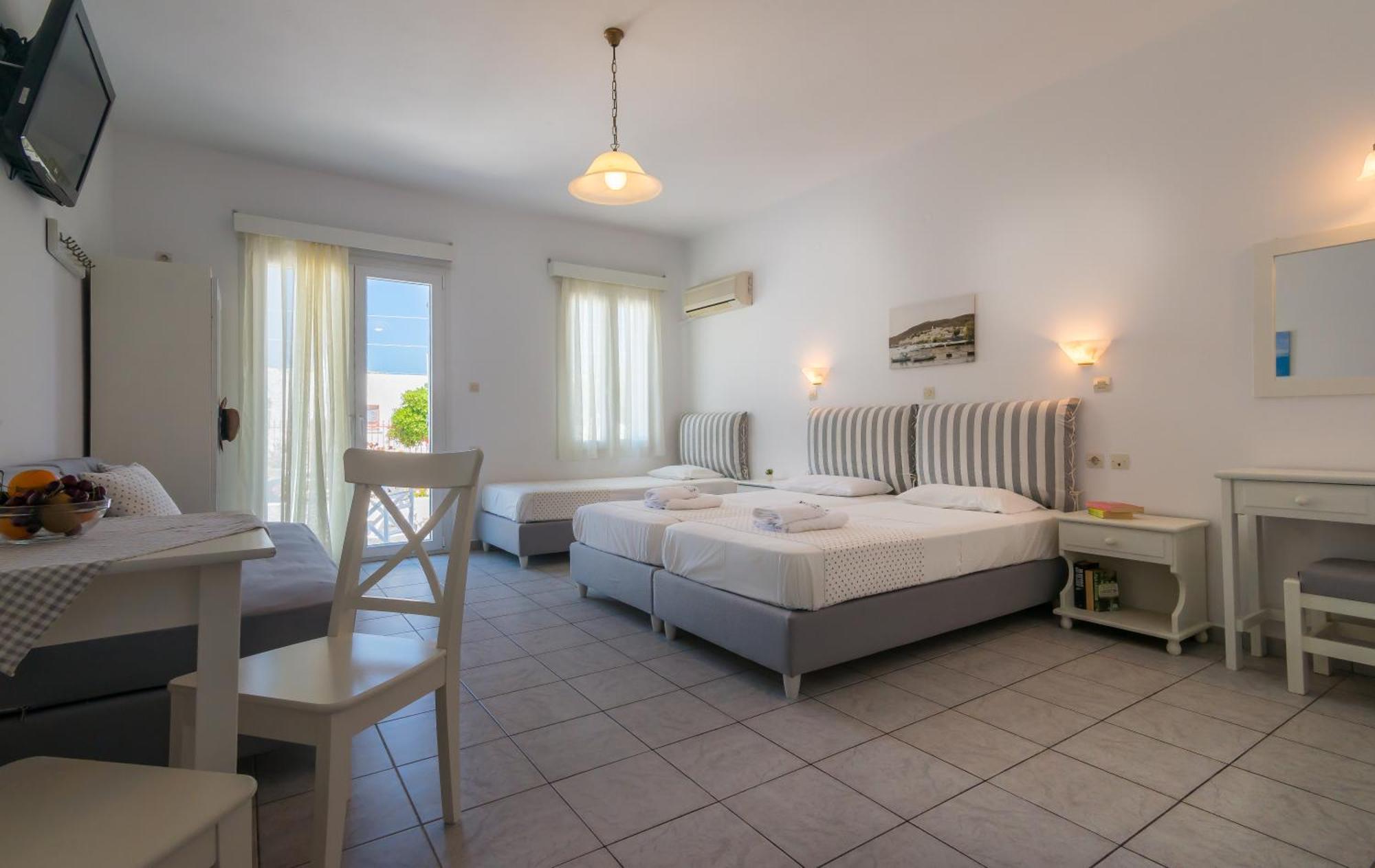 Aeolis Hotel Adamantas  Buitenkant foto
