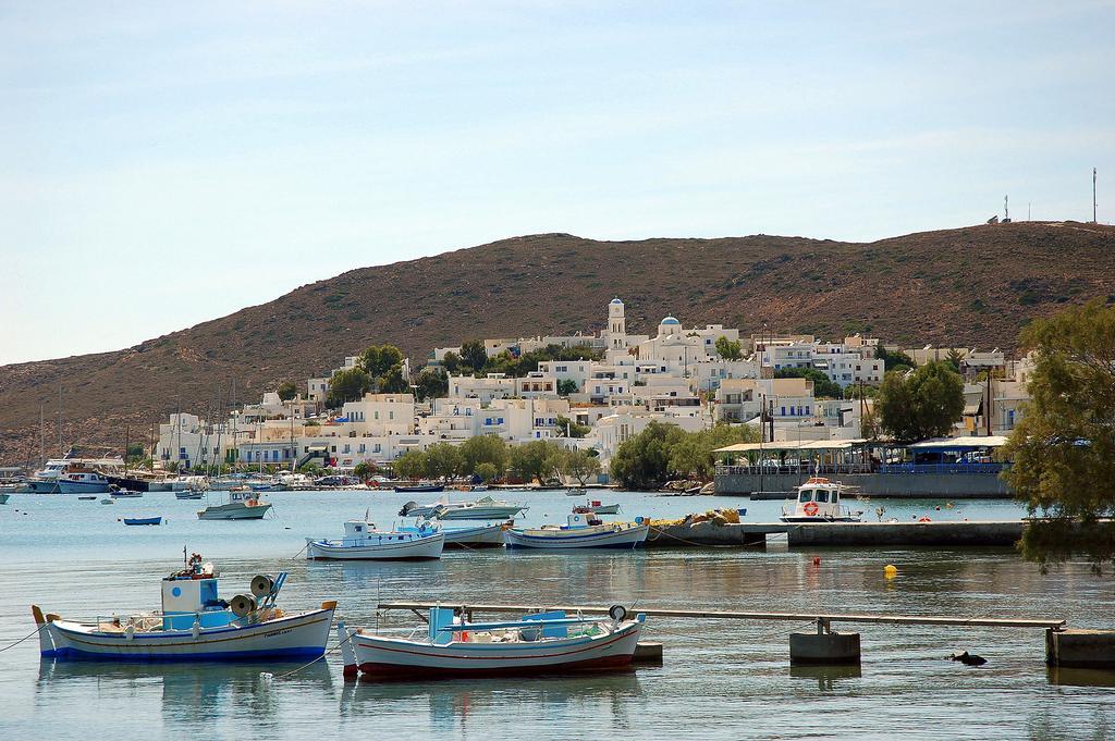Aeolis Hotel Adamantas  Buitenkant foto