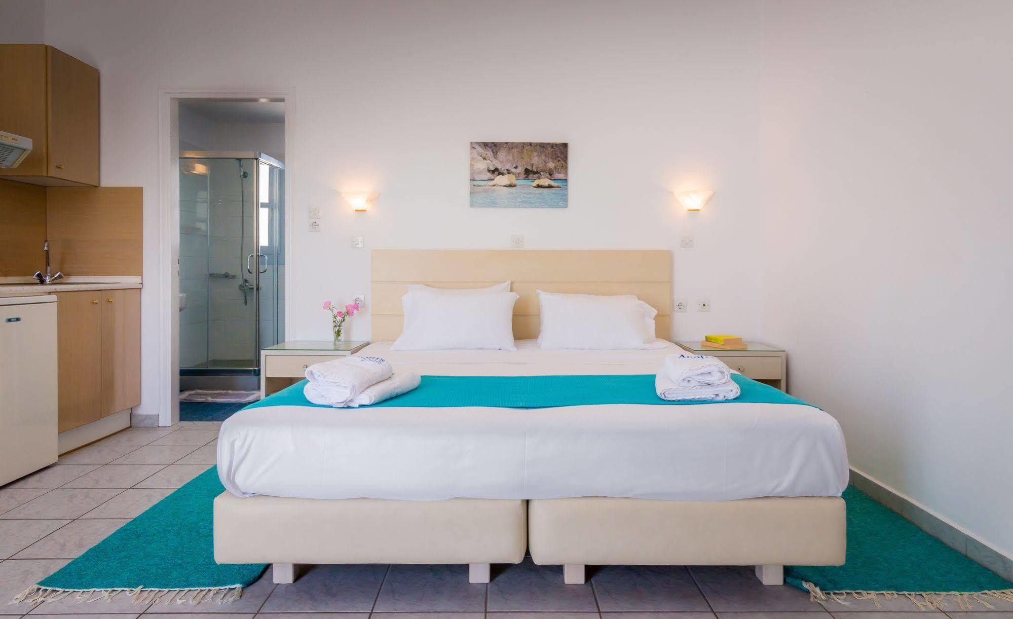 Aeolis Hotel Adamantas  Buitenkant foto